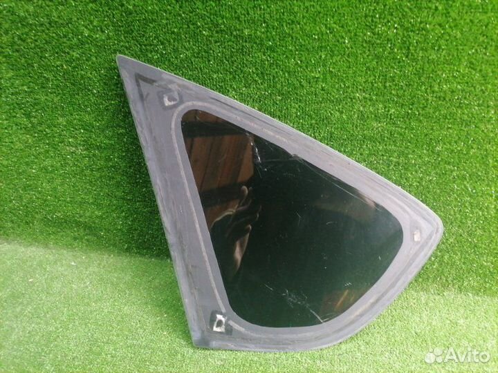 Стекло двери (форточка) заднее правое Subaru