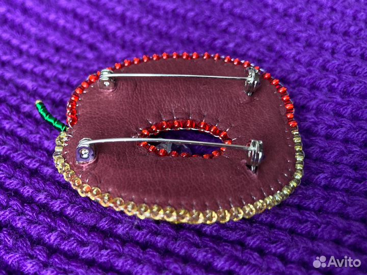 Брошь Яблоко бисер