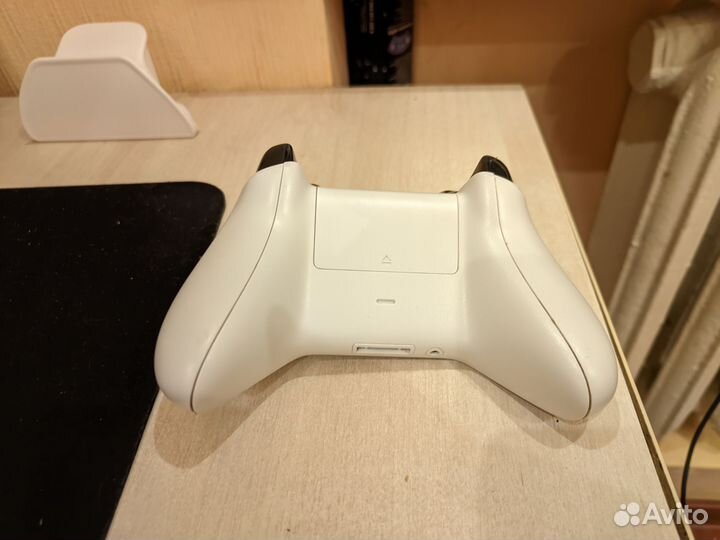 Геймпад Xbox One Wireless