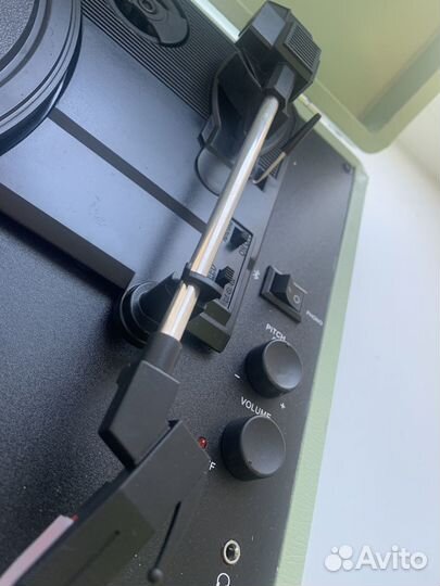 Виниловый проигрыватель crosley