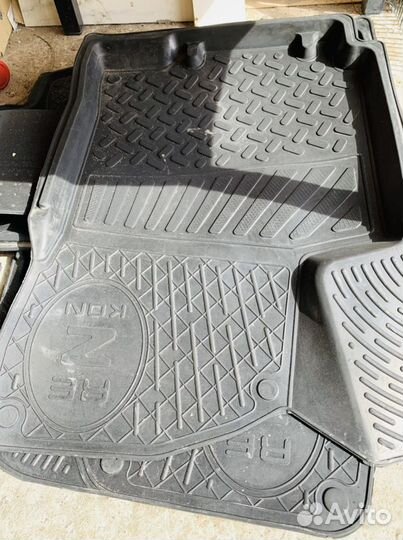 Автомобильные коврики резиновые