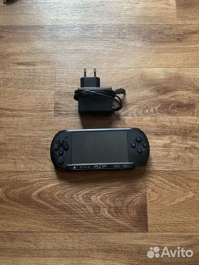 Sony PSP прошитая + 16 игр