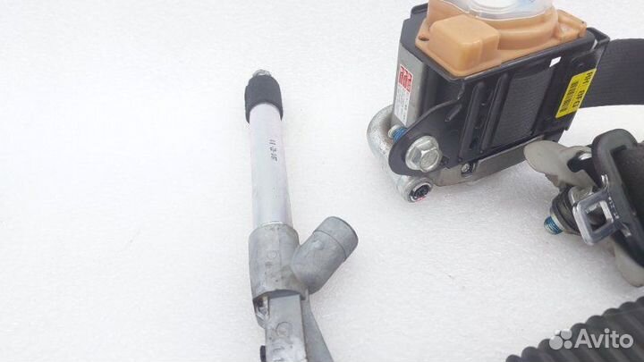 Ремень безопасности с пиропатроном передний правый