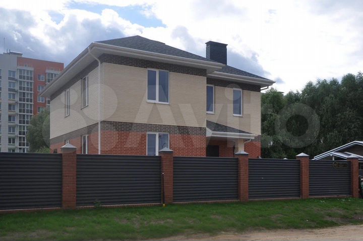 Дом 176,4 м² на участке 7,3 сот.