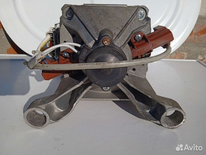 Двигататель стиральной машины