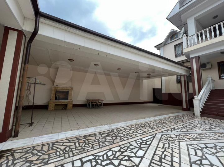 Дом 470 м² на участке 7 сот.