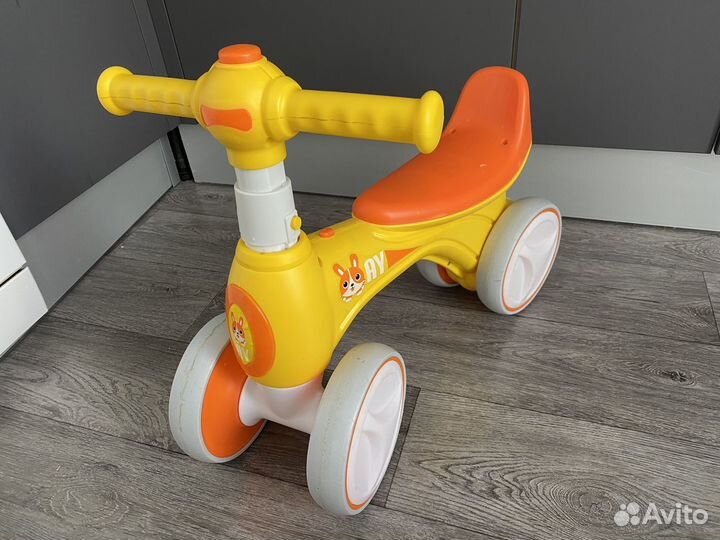 Беговел четырехколесный