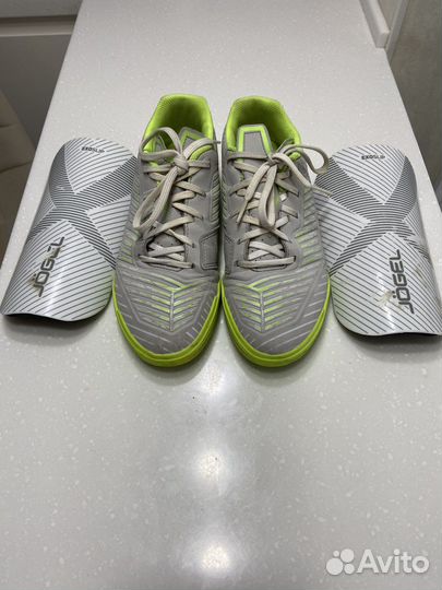 Кроссовки футбольные для зала