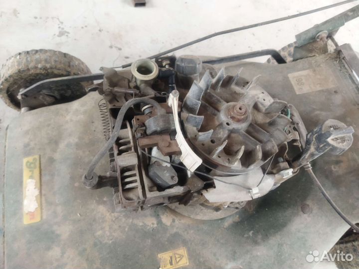 Газонокосилка бензиновая