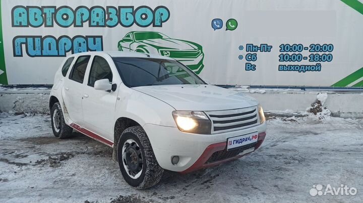 Обшивка стойки задней левой Renault Duster 7693579