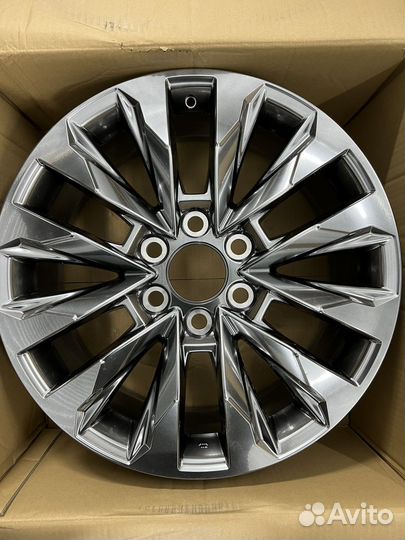 Новые.Оригинал.Toyota Land Cruiser 300