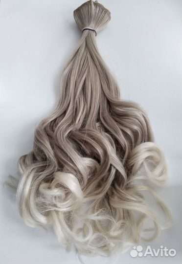 Волосы на заколках