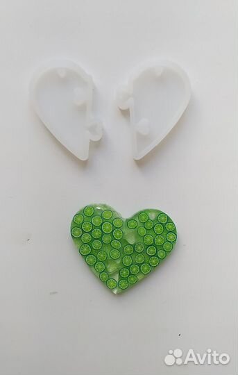 Молд в виде половинок сердца, парные кулоны