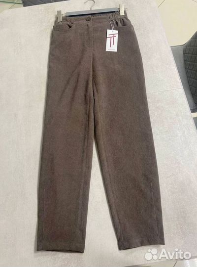 Брюки на высокой посадке зауженные