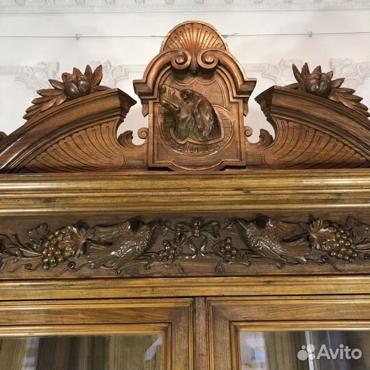 Старинная библиотека (книжный шкаф)