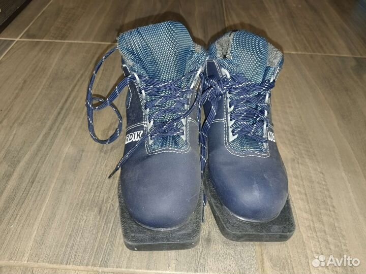 Лыжные ботинки