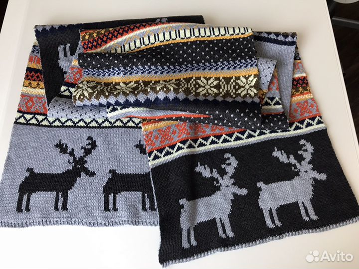 Шарф с оленями