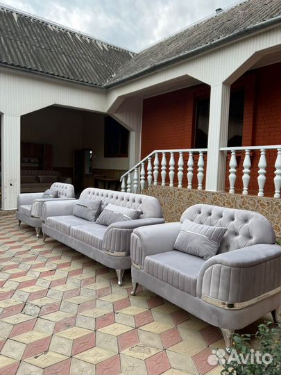 Тройка Манго