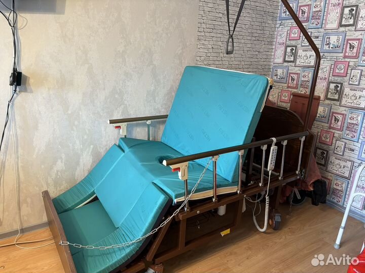 Кровать для лежачих больных с туалетом