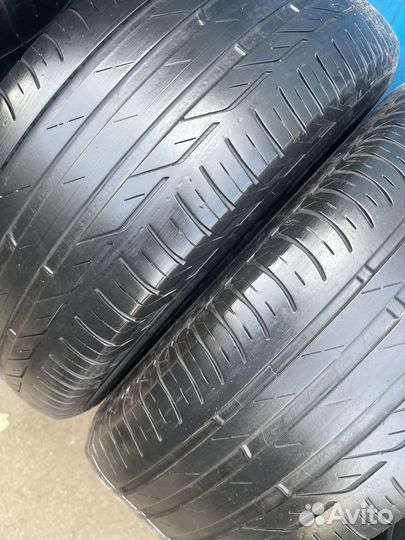 Bridgestone Turanza T001 235/60 R16