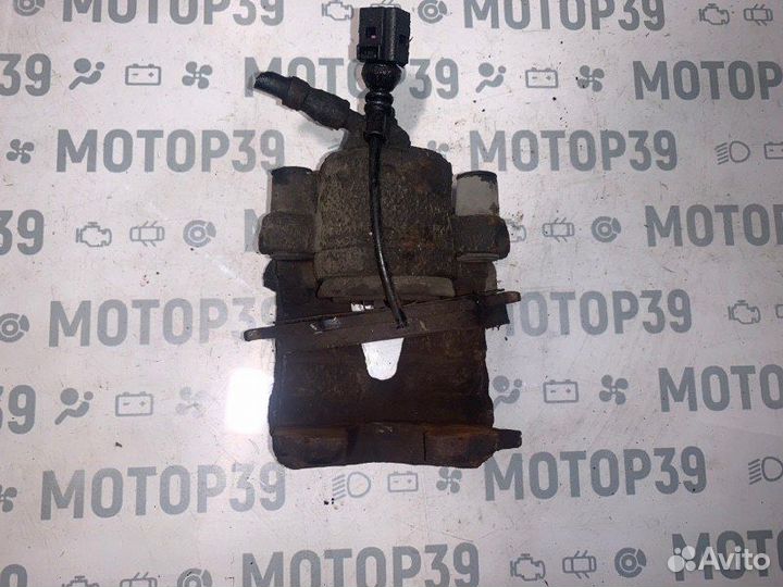 Суппорт передний левый Volkswagen Golf 4 1.6 I AEH