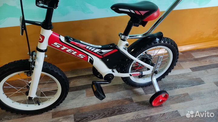 Детский велосипед Stels и самокат