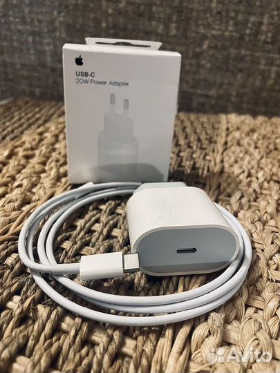 Зарядка на iPhone 20w