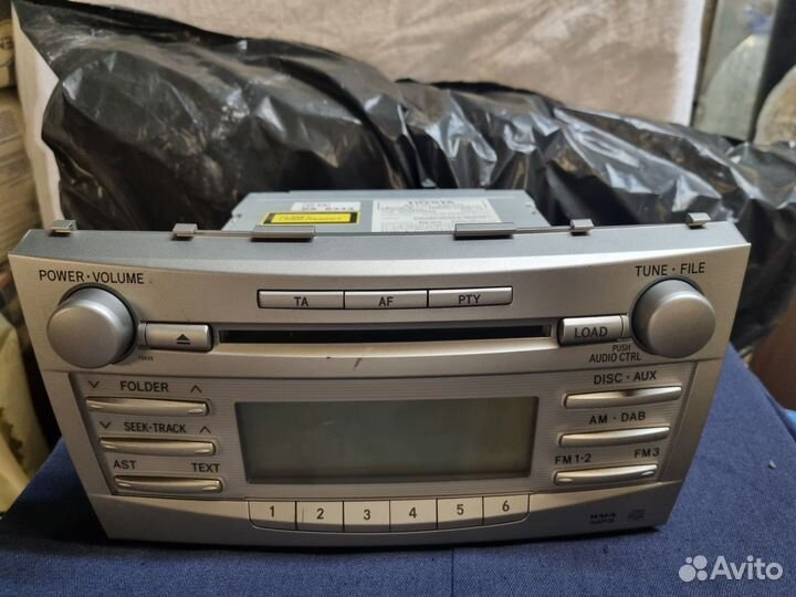 Магнитола на toyota camry 40