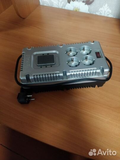 Регулятор напряжения