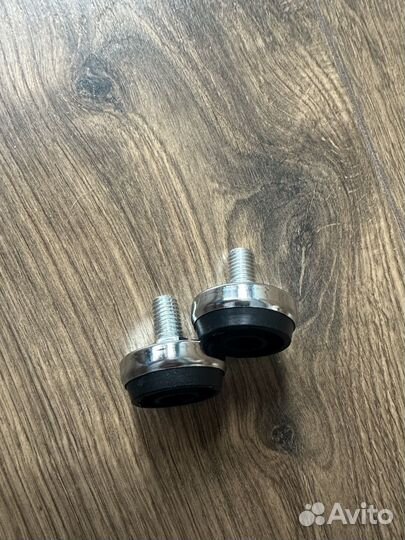 Ножка с резьбой