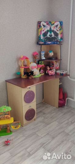 Детский письменный стол