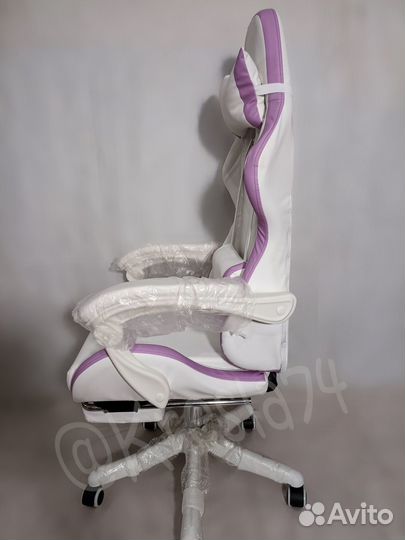 Геймерское кресло бело-сиреневой расцветки. Новое