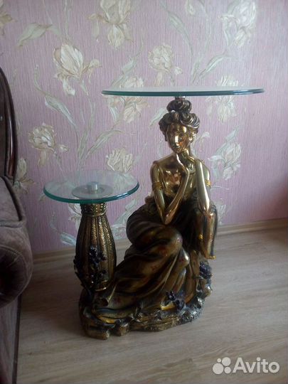 Столик-декоративный скульптура