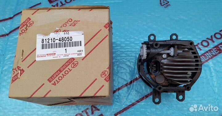 Противотуманка правая LED Lexus LX 570 2012-2015