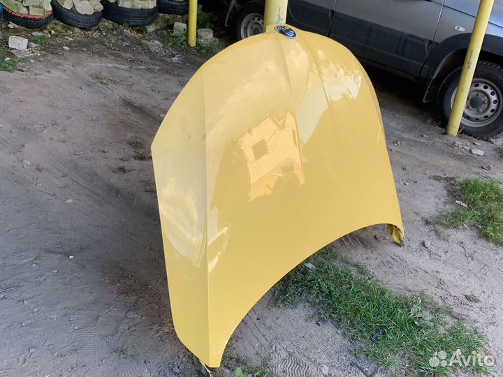 Skoda rapid капот