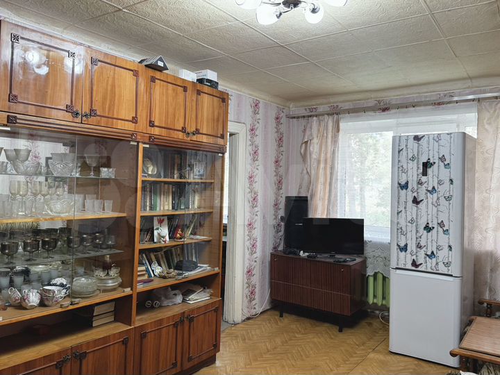 3-к. квартира, 54 м², 1/5 эт.