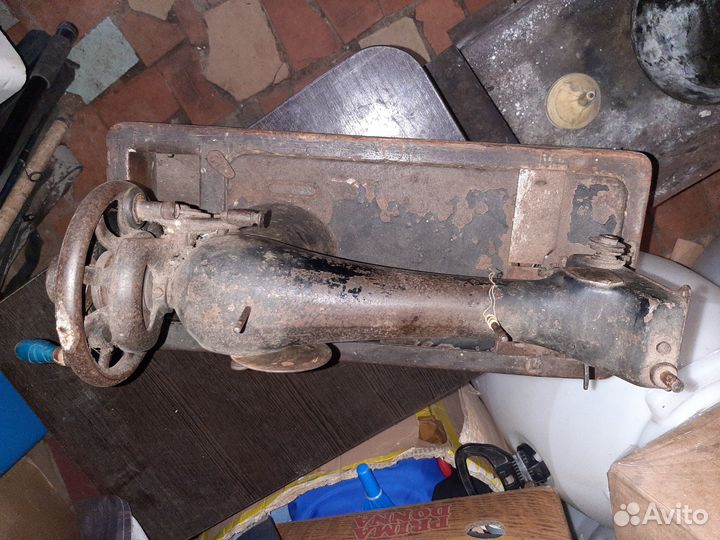 Швейная машинка Зингер