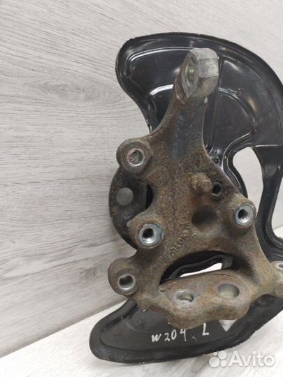 Поворотный кулак левый Mercedes C-Class W204
