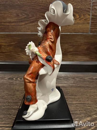 Статуэтка клоун Джузеппе Армани