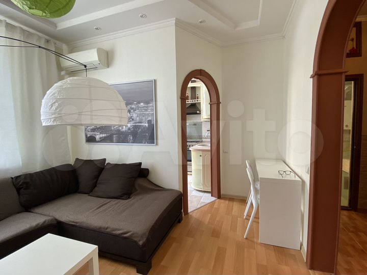 2-к. квартира, 53 м², 3/6 эт.