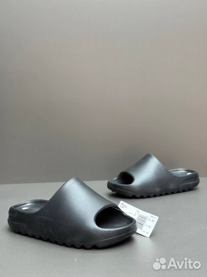 Тапки adidas yeezy slide