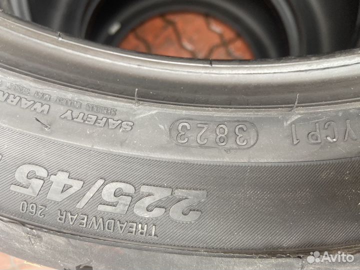 Kumho Ecsta PS91 225/45 R18 и 255/40 R18 99Y