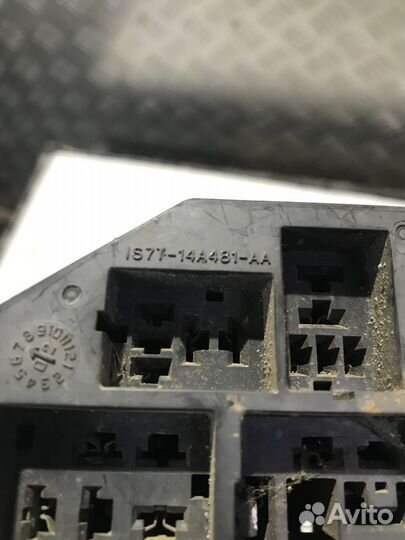 Блок предохранителей Ford Mondeo 3