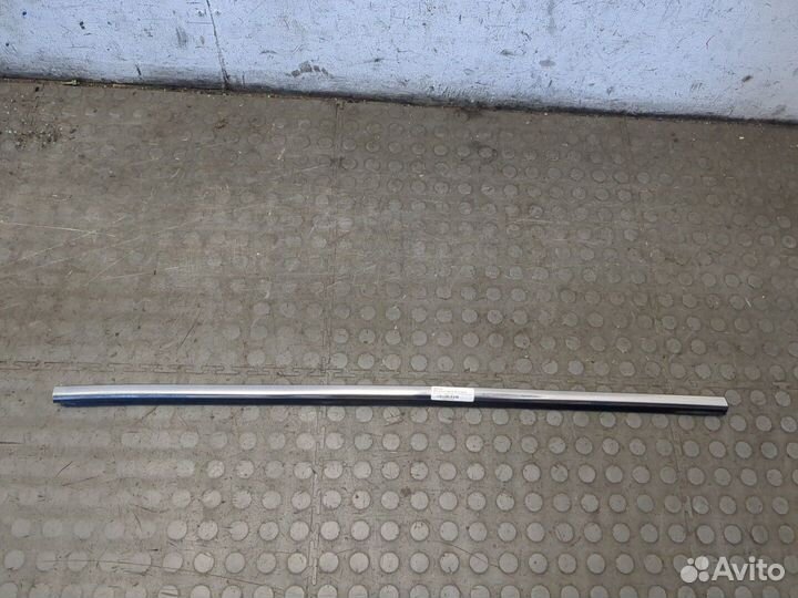 Молдинг стекла Nissan Qashqai, 2014