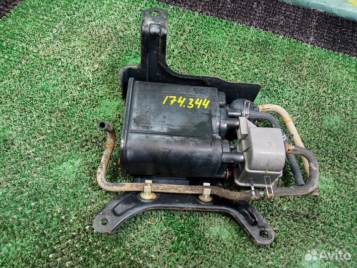 Абсорбер топливный Lexus LX570