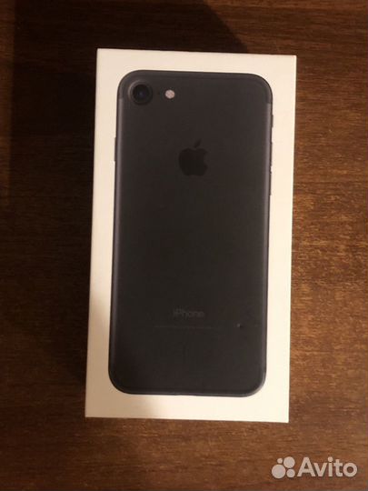 Телефон iPhone 7