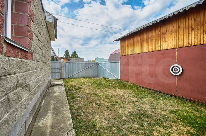 Дом 212,3 м² на участке 5,5 сот.