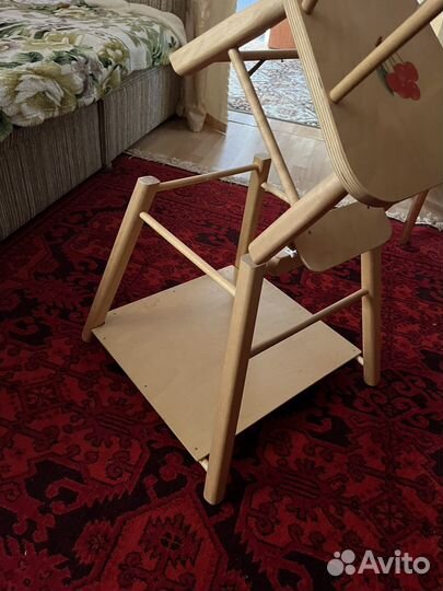 Деревянный стульчик для кормления