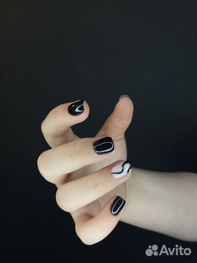 Маникюр и педикюр