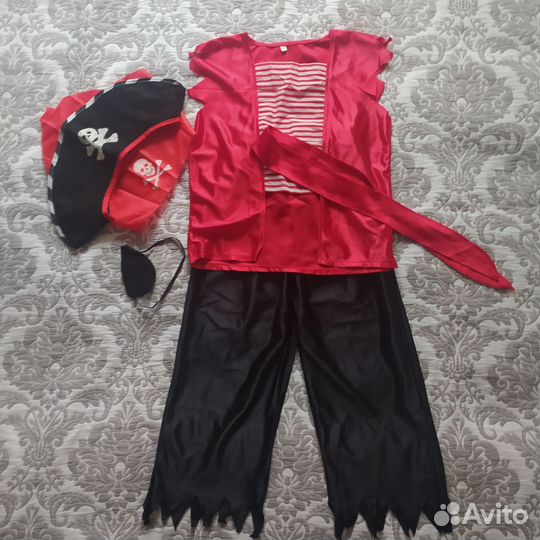 Новогодний костюм пирата